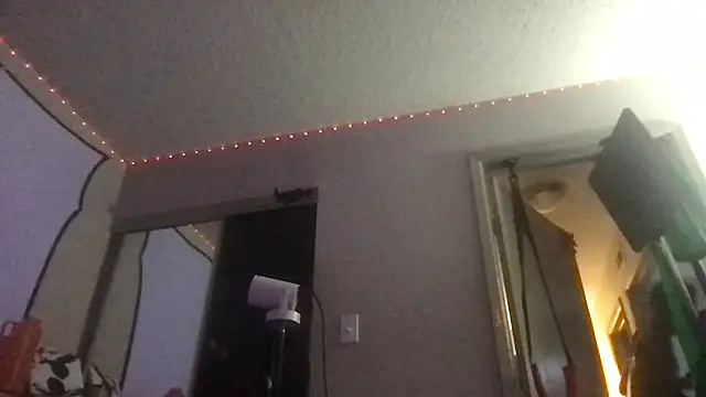 Triggerhappycj100 online show from April 2026 04:12:01 PM