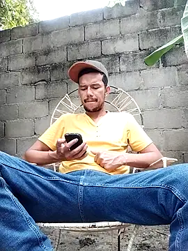 Snapshot of _andytop chatting on December 2025 12:36:02 PM andytop online show from December 2025 12:36:02 PM