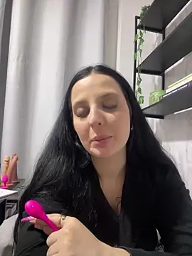 Snapshot of yumi-hot chatting on May 2026 11:00:01 PM yumi-hot online show from May 2026 11:00:01 PM
