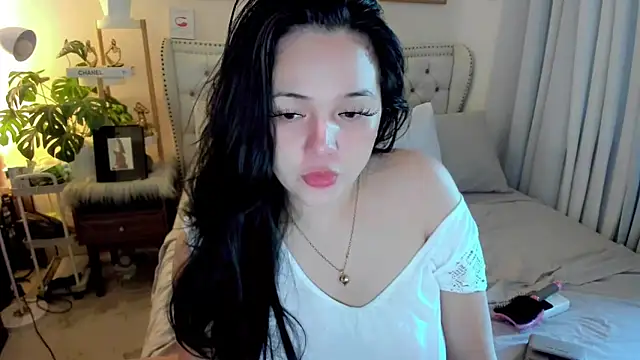 SweetHoney369 online show from October 2025 12:33:02 AM