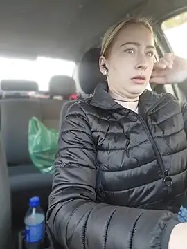 Reina Cummings online show from April 2026 05:19:01 AM