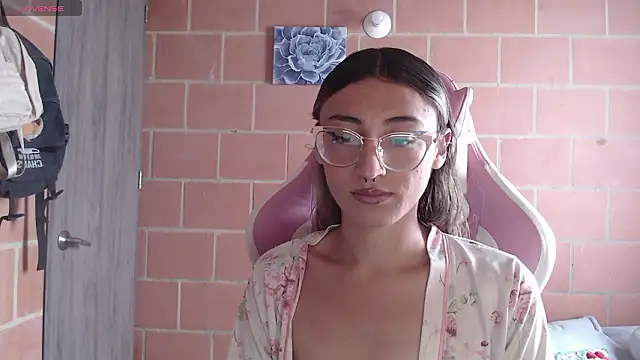 Andrea camilaaa online show from February 2026 01:50:02 PM