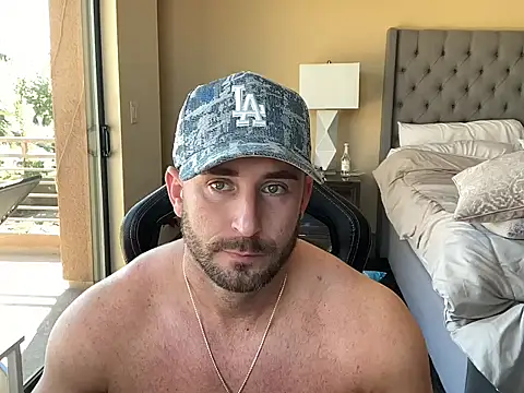 brettmycles28 online show from October 2025 06:43:01 PM