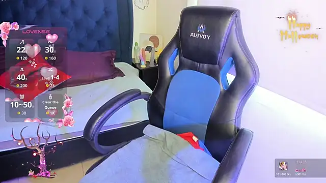 LucyPetit online show from October 2025 01:29:01 PM