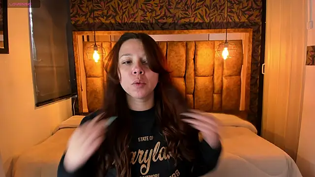 Isa Thompson   online show from October 2025 11:57:02 AM