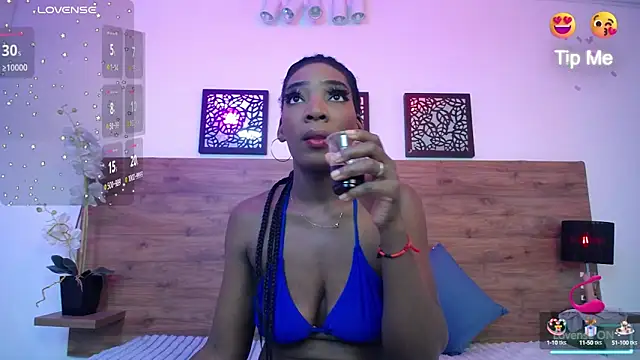 AlexandraCambell online show from October 2025 01:09:01 PM