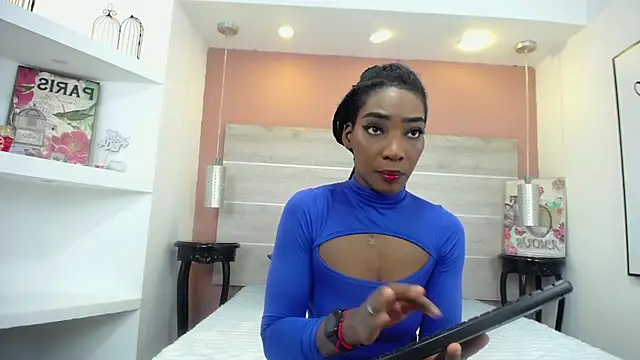 AlexandraCambell online show from November 2025 12:48:02 PM