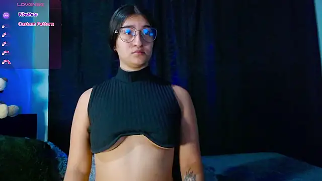 Snapshot of EVAH_LEE_ chatting on October 2025 03:42:02 AM EVAH LEE online show from October 2025 03:42:02 AM