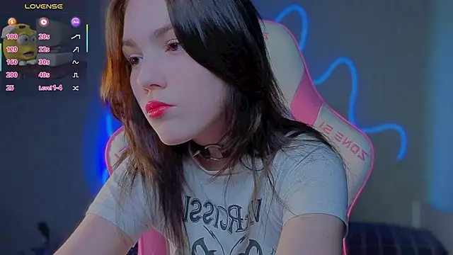 Snapshot of Sophie_SkyAngel chatting on June 2026 04:08:01 AM Sophie SkyAngel online show from June 2026 04:08:01 AM