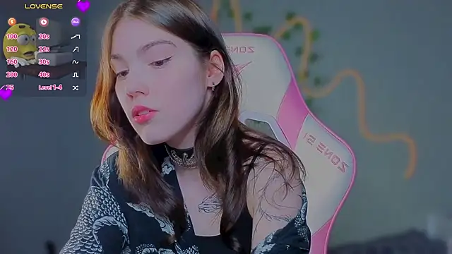 Snapshot of Sophie_SkyAngel chatting on August 2026 06:43:02 PM Sophie SkyAngel online show from August 2026 06:43:02 PM