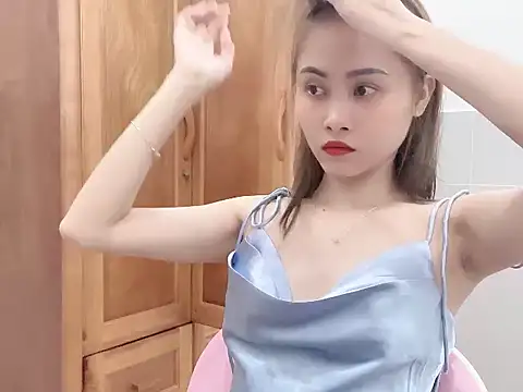 Truclynk1702 online show from September 2025 03:13:01 PM