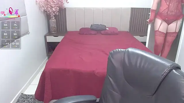 Karlacasada online show from October 2025 01:06:02 PM