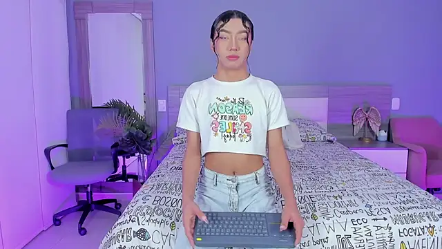 Alaiaguerra online show from October 2025 07:58:02 PM