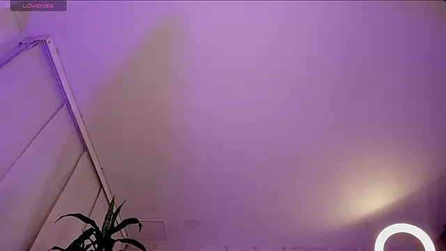 Snapshot of Alaiaguerra chatting on May 2026 08:03:02 PM Alaiaguerra online show from May 2026 08:03:02 PM