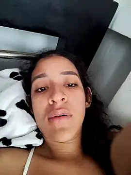 Amber-Sweett online show from October 2025 03:51:01 PM