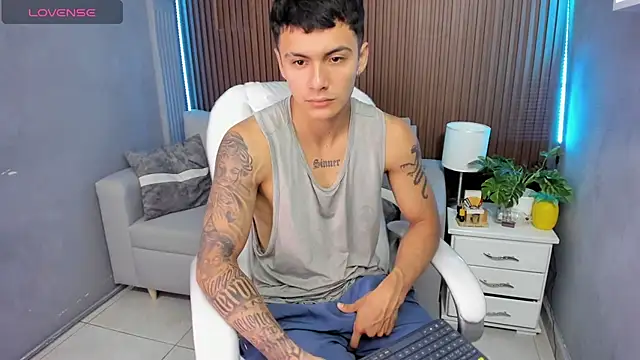 Leo santoro online show from November 2025 01:13:01 PM