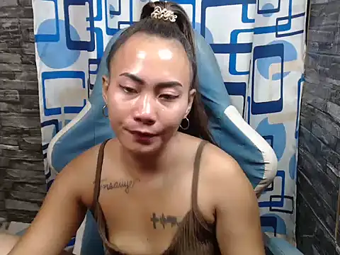 Snapshot of joanpetite chatting on May 2026 11:32:02 PM joanpetite online show from May 2026 11:32:02 PM