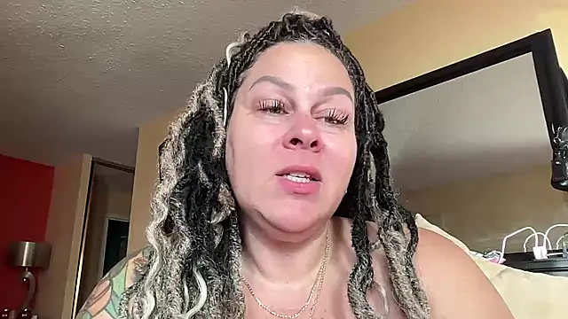 Snapshot of number1slut chatting on May 2026 12:32:02 PM number1slut online show from May 2026 12:32:02 PM