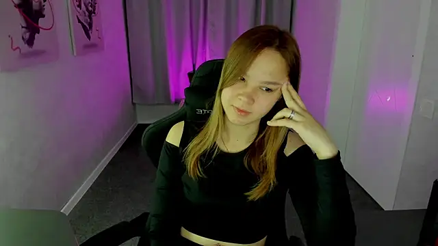 Lori Blossom online show from September 2025 08:28:01 AM