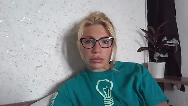 fox red lady7 online show from September 2025 08:30:01 AM