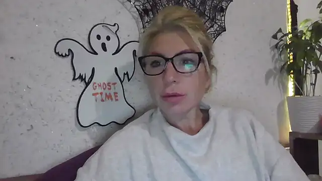 fox red lady7 online show from October 2025 06:09:01 PM