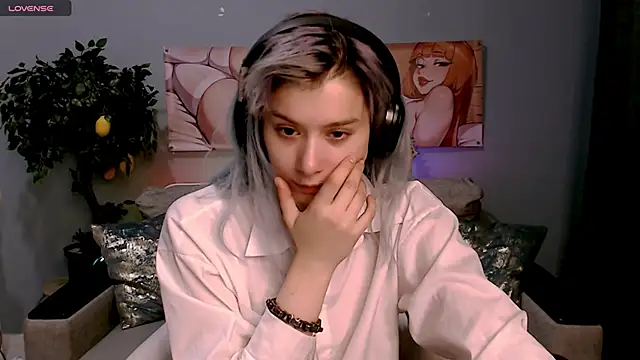 SophieAsh online show from October 2025 07:29:01 AM