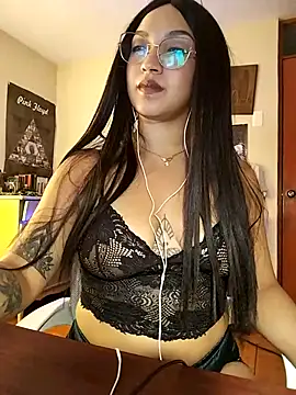 FallsForHerSmile online show from April 2026 05:52:01 AM