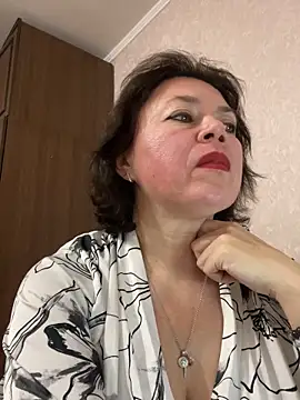 Kiravix online show from November 2025 07:29:01 PM