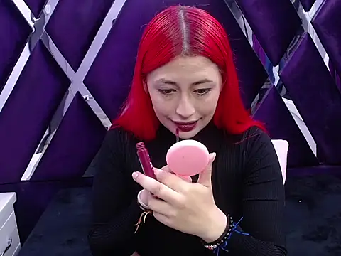 Snapshot of Melody_Klum_ chatting on October 2025 01:42:02 PM Melody Klum  online show from October 2025 01:42:02 PM