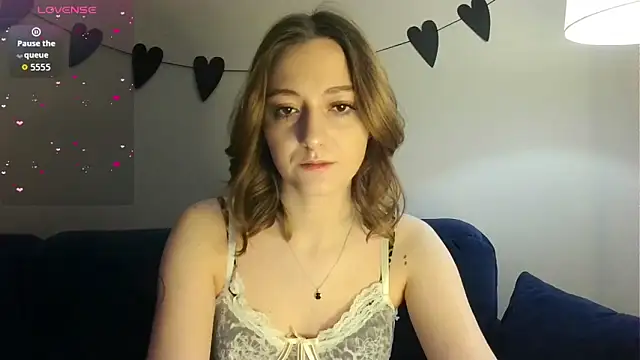 white liillyy online show from February 2026 09:22:02 PM