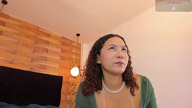 Emily brown04 online show from November 2025 01:18:02 PM