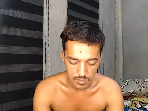 Snapshot of RowyCam chatting on September 2025 04:30:01 PM RowyCam online show from September 2025 04:30:01 PM