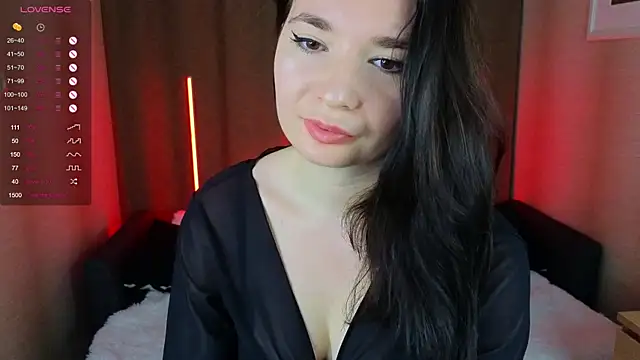 cute club online show from November 2025 06:18:01 PM