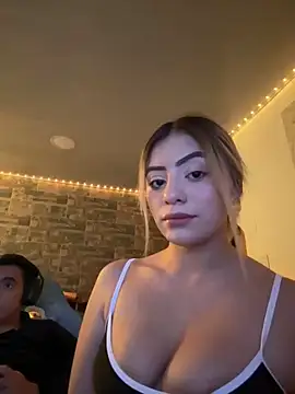 Melissa coll online show from November 2025 05:21:02 AM