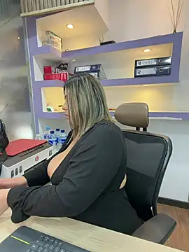 Snapshot of isabella_horney_ chatting on July 2026 09:31:02 PM isabella horney online show from July 2026 09:31:02 PM