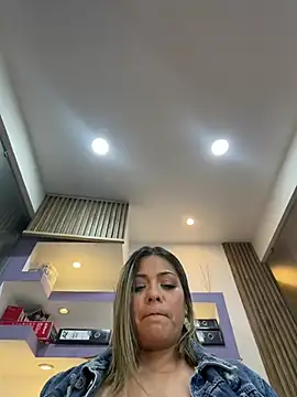 Snapshot of isabella_horney_ chatting on July 2026 11:47:02 PM isabella horney online show from July 2026 11:47:02 PM