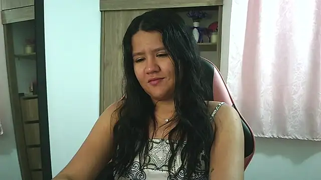 Oliviawatson1 online show from November 2025 12:55:01 PM