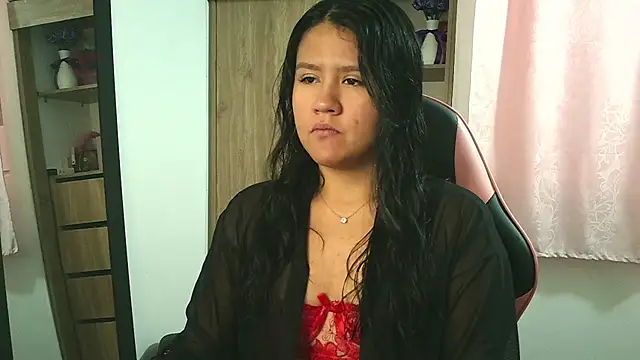 Oliviawatson1 online show from November 2025 01:32:02 PM