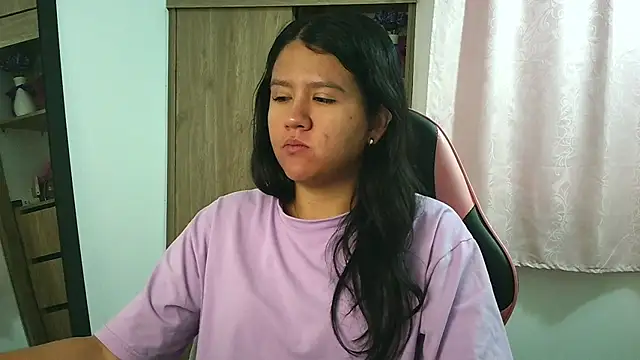 Oliviawatson1 online show from November 2025 12:49:02 PM