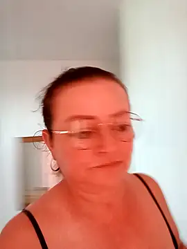 Snapshot of Nikoll12 chatting on November 2025 05:12:02 PM Nikoll12 online show from November 2025 05:12:02 PM