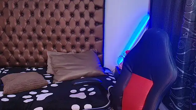 lailahdark online show from March 2026 09:14:01 PM