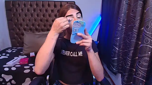 lailahdark online show from April 2026 09:59:02 PM