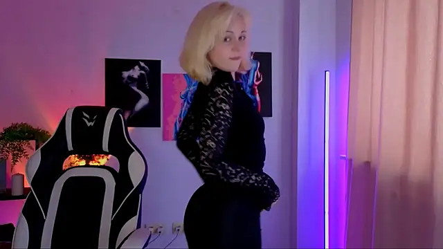 Charlotte Colinss online show from April 2026 04:59:02 AM