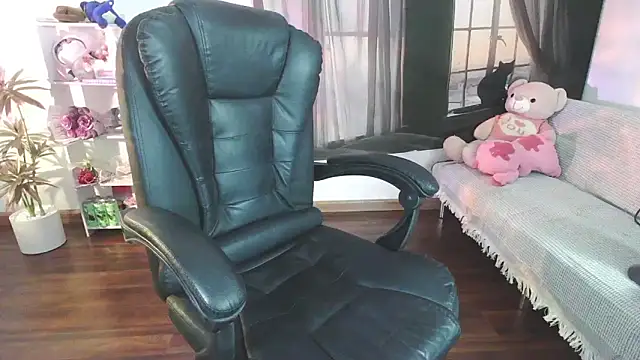 Suzie Wet Cave online show from November 2025 07:05:01 PM