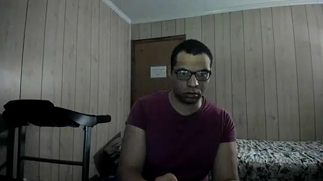 Snapshot of NaturalBeautyQueen chatting on June 2026 02:52:01 PM NaturalBeautyQueen online show from June 2026 02:52:01 PM