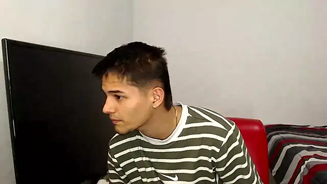 Alex mojica online show from February 2026 06:10:02 AM