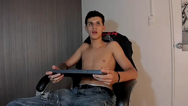 Snapshot of _realwav chatting on October 2025 05:46:02 PM realwav online show from October 2025 05:46:02 PM