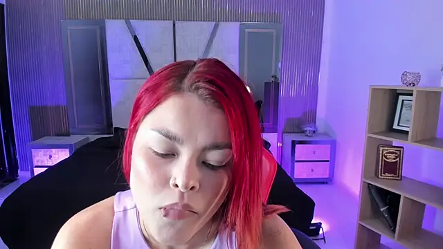 Snapshot of NahomiRichards_ chatting on August 2026 04:15:02 AM NahomiRichards online show from August 2026 04:15:02 AM