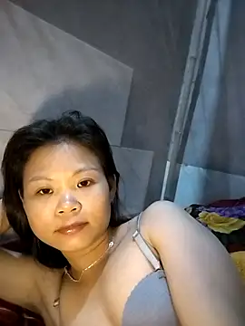 LinhNa999 online show from November 2025 12:38:02 PM