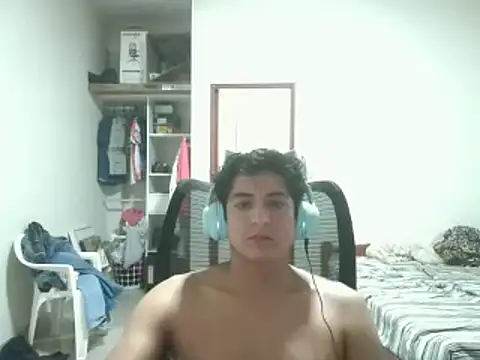 Snapshot of wilsoncrazz chatting on October 2025 08:37:01 AM wilsoncrazz online show from October 2025 08:37:01 AM